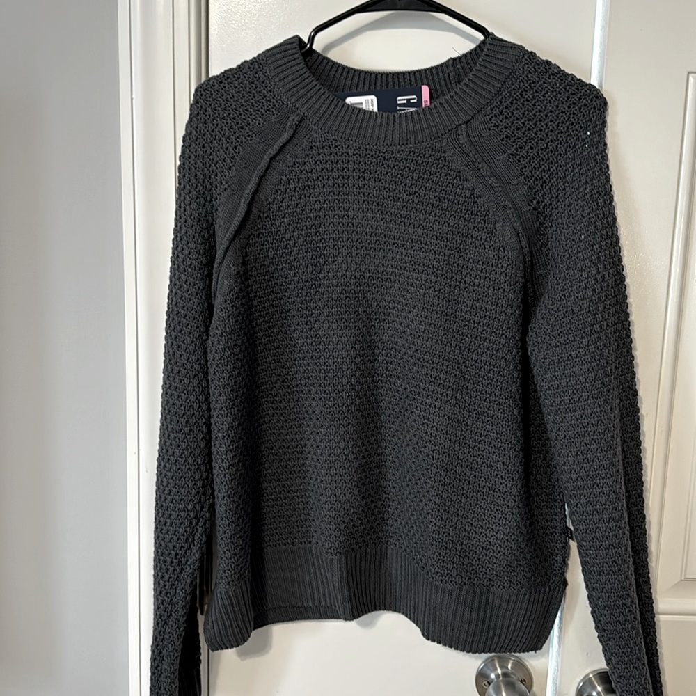 NWT Gap charcoal grey loose knit oversized crew collar sweater. Size S
